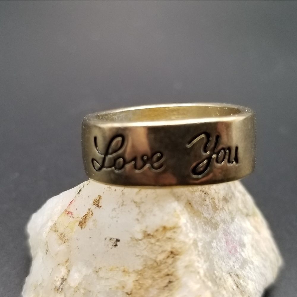 Stunning love gold tone ring size 7 promise jewelry bridal engagement. R121
